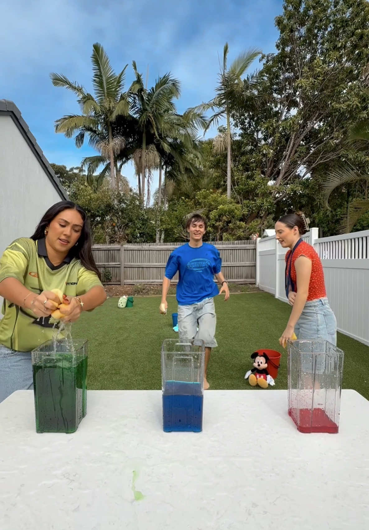 WHO CAN FILL THE WATER UP FIRST? #challenge #game #funny @James & Jasmin x @Cadel and Mia 