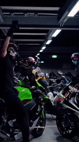 Những đứa trẻ không bao giờ lớn 🤭 #bikelife #moto #pkl #reels #amazing #passion #minhhoang #fyp #viral #foryou #xuhuong #trending #thinhhanh #cool #man #biker #hot #funny #superbike #nhachaymoingay #agv