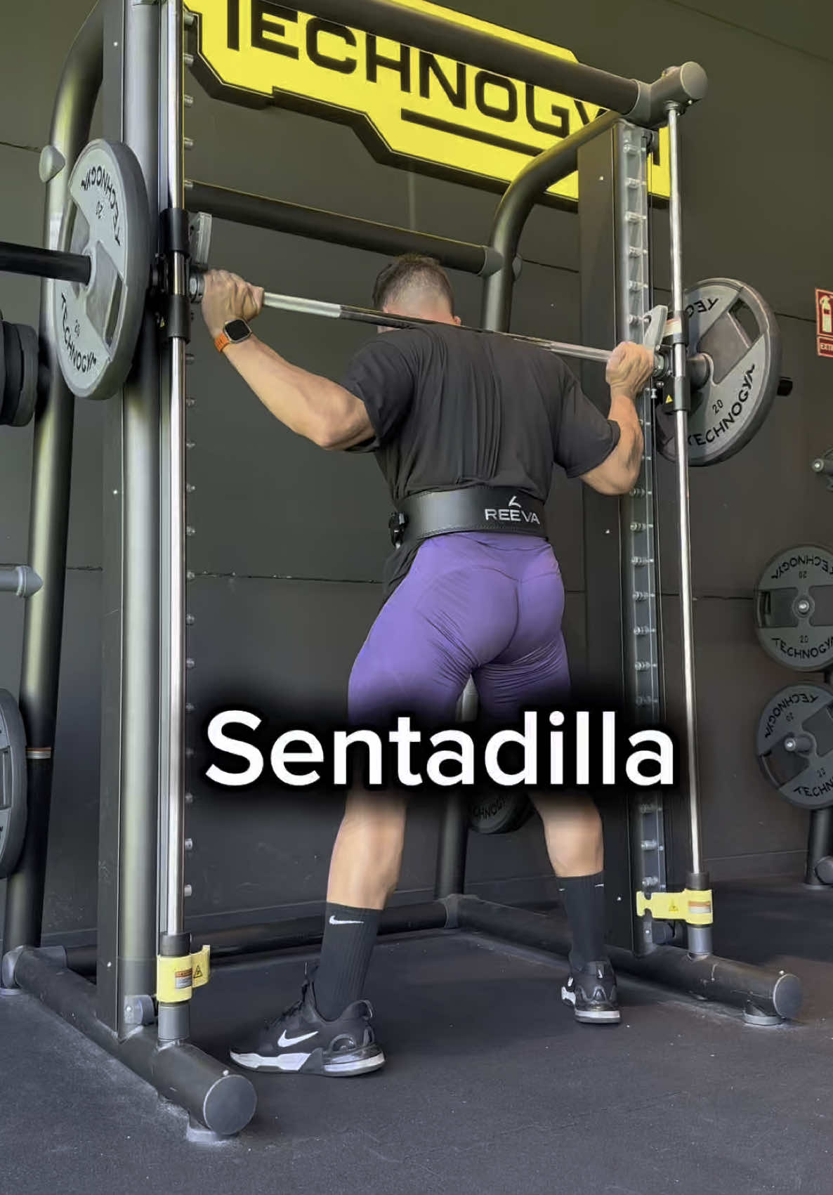 El rey del glúteo natural 🍑 mira 👀 y aprende 🤓 Si ya sé que estás cansada de estar intentando mejorar tus glúteos  y no lo consigues primero no abandones el proceso segundo hablemos y buscamos una solución para eso 🍑🔥 #gluteos #glúteos #glúteosredondos #glutesworkout #glute #consejosfitness #piernas #gimnasio #piernaslindas #entrenamientodepierna #cuadriceps #piernasgrandes #gluteoperfecto 