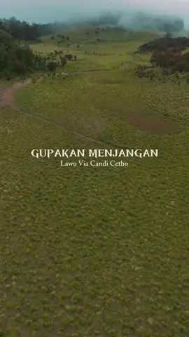Gupakan Menjangan merupakan area sabana ( padang rumput ) yang menjadi salah satu tempat favorit para pendaki Gunung Lawu, khususnya yang mendaki Gunung Lawu Via Candi Cetho. Pos ini terletak di ketinggian 2.952 mdpl, setelah melewati pos Bulak Peperangan. Dan jika kalian beruntung…. Maka kalian akan menemukan Menjangan atau Rusa di tempat ini. Karena sesuai namanya Gupakan Menjangan yaitu tempat atau kawasan yang memiliki jejak atau injakan menjangan ( rusa ), untuk menggambarkan lokasi dimana menjangan sering beraktivitas, seperti tempat mereka minum, merumput, atau sekedar berjalan. #lawu #lawuviacetho #gunung #jawatengah #mountain #gupakanmenjangan 