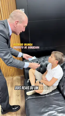DOIS REAIS OU UM PASSEIO MISTERIOSO?