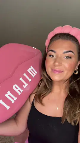 Let’s do a @Milani Cosmetics lip combo! #lipcombo #milani #milanicosmetics #lip #lipplumper 