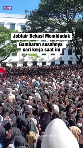 Jobfair Bekasi berakhir ricuh Nggak bisa berkata-kata. Sedih banget lihat kondisi lapangan pekerjaan di Indonesia 🥺😭😭 Melihat hal ini, sepertinya kita memang perlu melakukan gebrakan baru agar hidup nggak gini-gini aja. Salah satunya yaitu menambah skill diri. Karena sekarang kerja fisik aja nggak cukup. Kita perlu investasi leher ke atas. Dan kalau kamu pengen mencari peluang kerja di luar negeri, belajarlah ilmu bahasa. Karena bahasa merupakan jendela dunia Nah kursus bahasanya di FLIP aja #lokerbekasi #flipeducation #mahasiswa #infoloker #faktaindonesia #viralpost #kaburajadulu