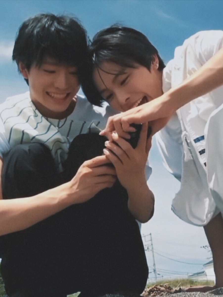 they had a great time when they're at the beach last summer, probably why he wanna go again. #riku #yushi #yuriku #nctwish #fyp 