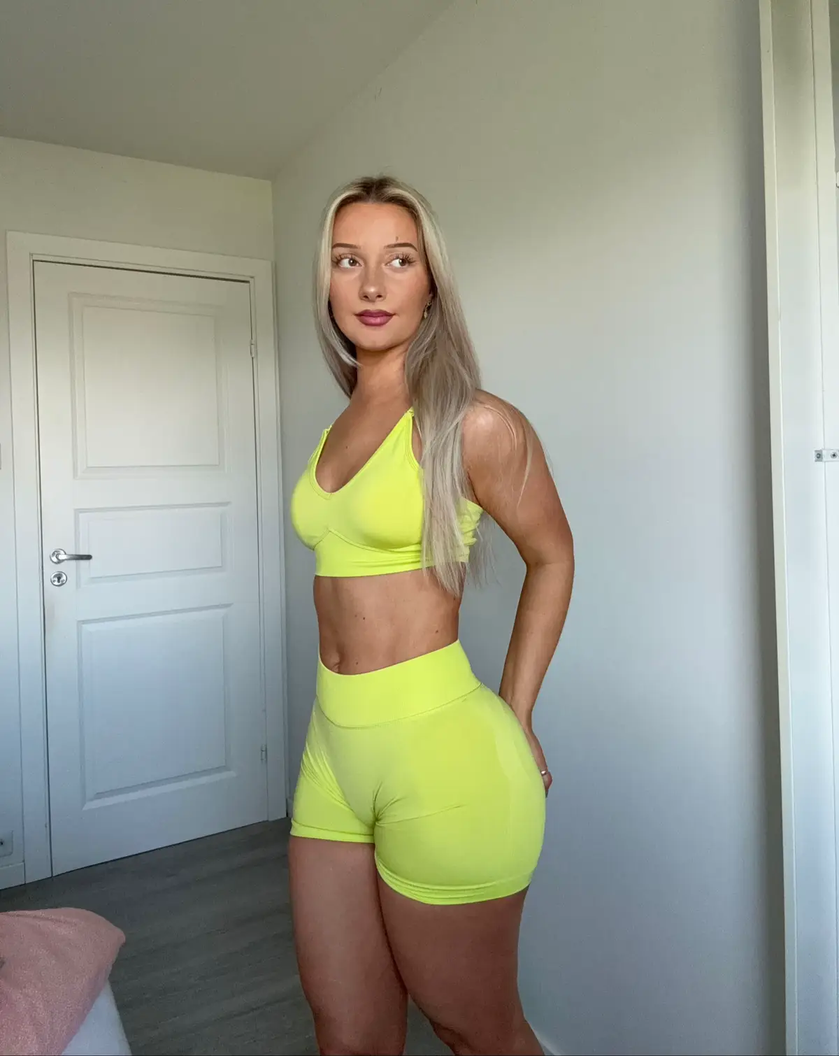 NEW @AYBL adapt dropping today 8pm CET!! 🍋‍🟩🍋💚 code ERMIRA to save 🫶🏼 be ready - these colors are gorgeous 😍 Colors launching:  Lime green 🍋‍🟩 Summer peach 🍑 Orange 🍊 Salsa red 🌶️ I’m wearing lime green in size small  • #gym #activewearhaul #aybl #ayblathlete #ayblshorts #ayblleggings #ayblhaul #gymgirl #GymLife #OOTD #gymfit #fy #fypage #explorepage