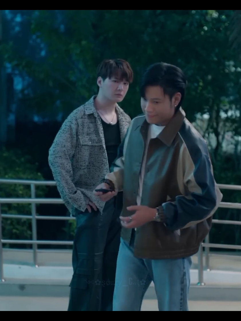 If I lose, you will never see my face again. 🧐 #souzy_cat  #theexmorning  #kristperawat #singtoprachaya  #singtokrist 