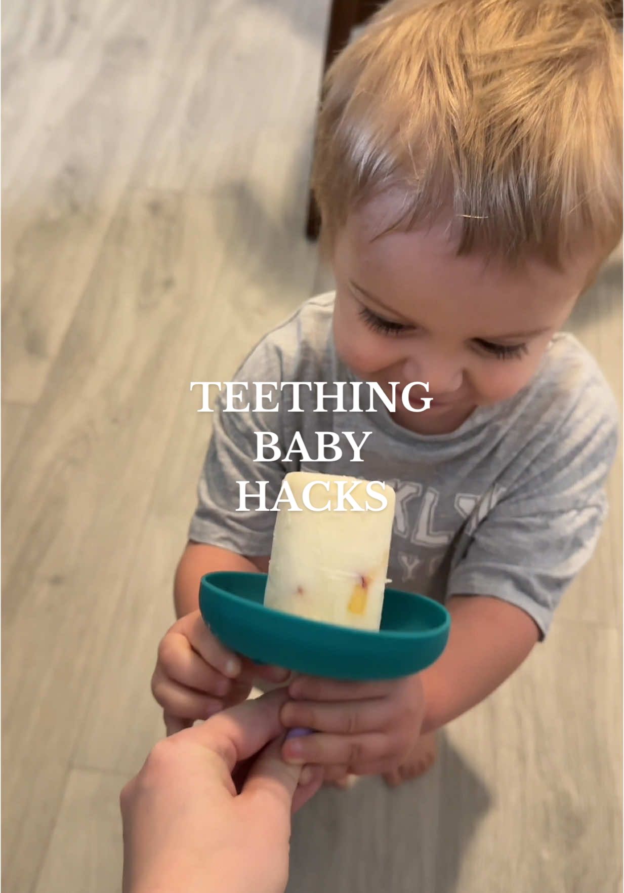 Mom hacks for a teething baby 🥺 works 100% for us #teethingbaby #teething #momhacks #momtips #babyteether #babyhack #babies #tipsandtricks #parenting #fypage 