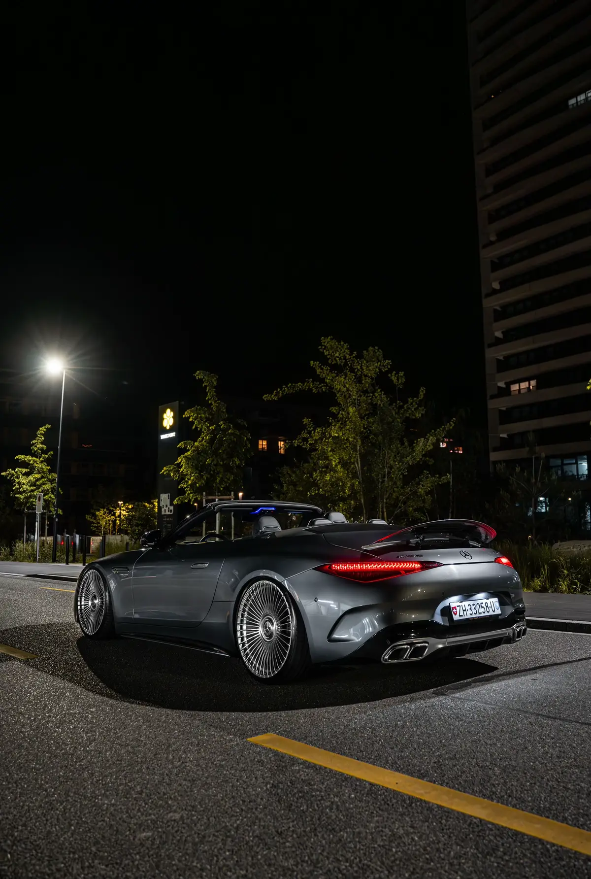 Night out with the SL63! ✨ #mercedes #sl63amg @autosalon_ag 