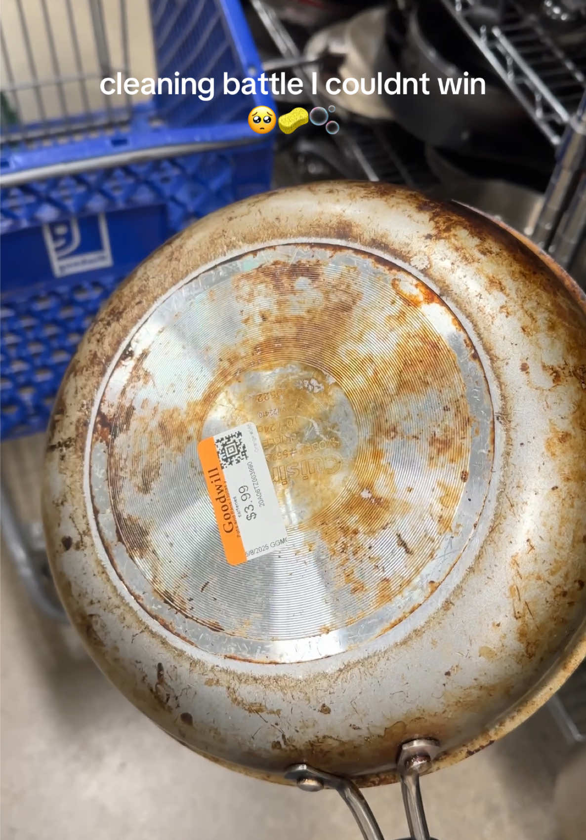 Looks like this pan won!🥺🥺 #asmr #thriftstore #asmrcleaning #cleantokasmr #washing 