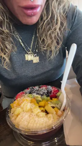 Soo good #acai #acaibowl #yummy 
