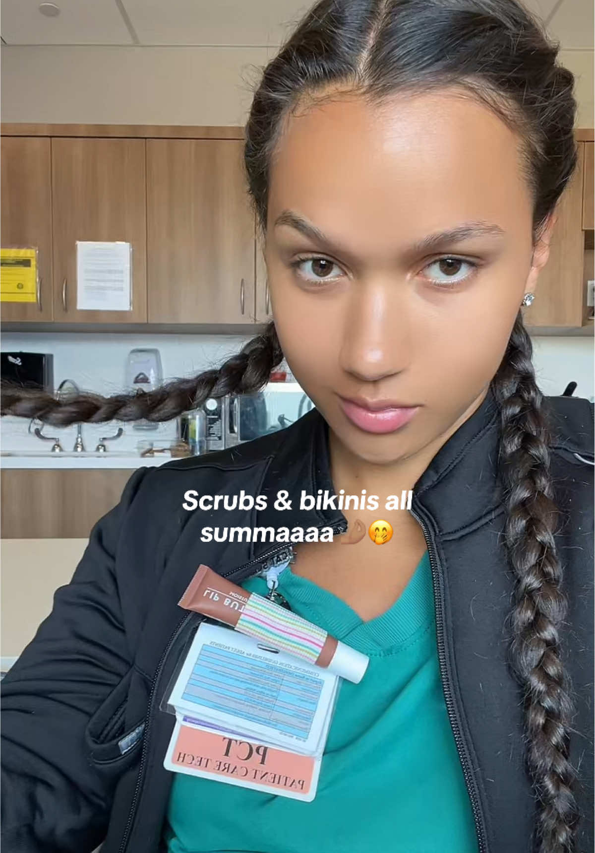 Go follow my other page to see more contentttt ✨ @Huriyyah Mae ♡︎ #Summer #scrubs #bikini #work #tech #healthcare 
