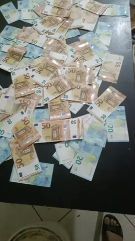 Euro 💶 cash wech 🫣💸🤑#fypシ゚viral #foryou #Jutt #italy🇮🇹 @𝐒ᶠ᭄𝐌𝐀𝐇𝐈🔥 @🔥جٹ(اٹلی)آلہ❥ 