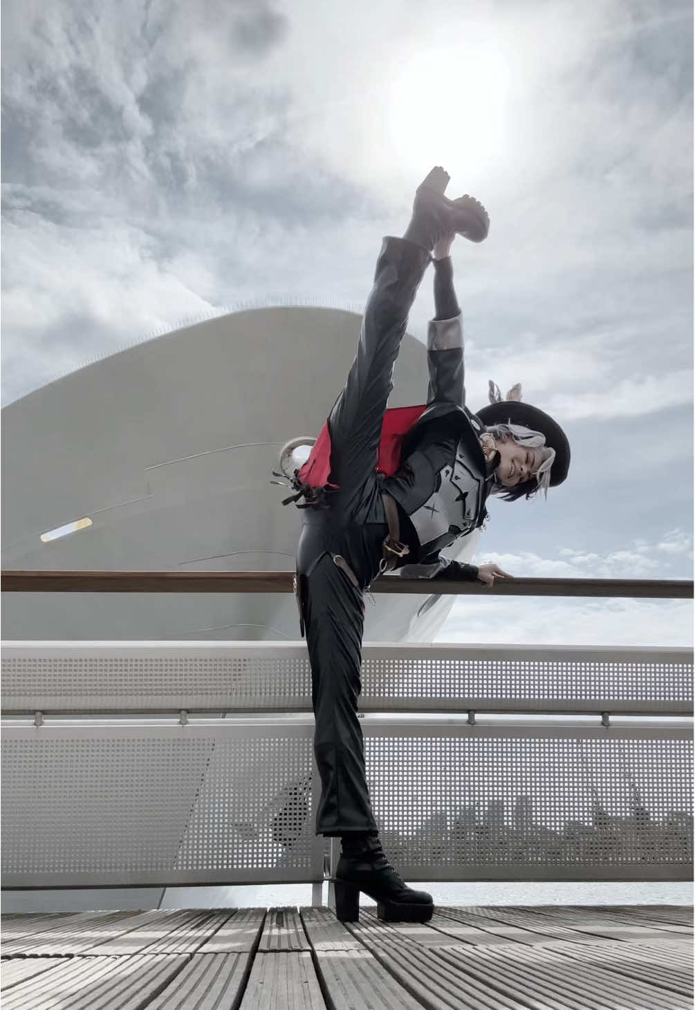 stay for epic splits at the end 🕺✨ #boothill #HonkaiStarRail #hsrcosplay #boothillcosplay #boothillhsr #hsrcreators #mcmlondon #ladygaga #cowboy #dancecover #foryoupage❤️❤️ #hsredit 