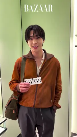#BAZAARReports หนุ่มหล่อ ‘Ahn Hyo Seop’ ส่งคำทักทายแฟนๆ ชาวบาซาร์ พร้อมตอบคำถามสุดเอ็กซ์คลูซีฟที่หลายๆ คนอยากรู้ ในการเข้าร่วมเฉลิมฉลองเปิดตัวบูติกใหม่ล่าสุดจากแบรนด์ Prada ณ เอ็มโพเรียม ณ กรุงเทพฯ #Prada #AhnHyoSeop #BAZAARThailand