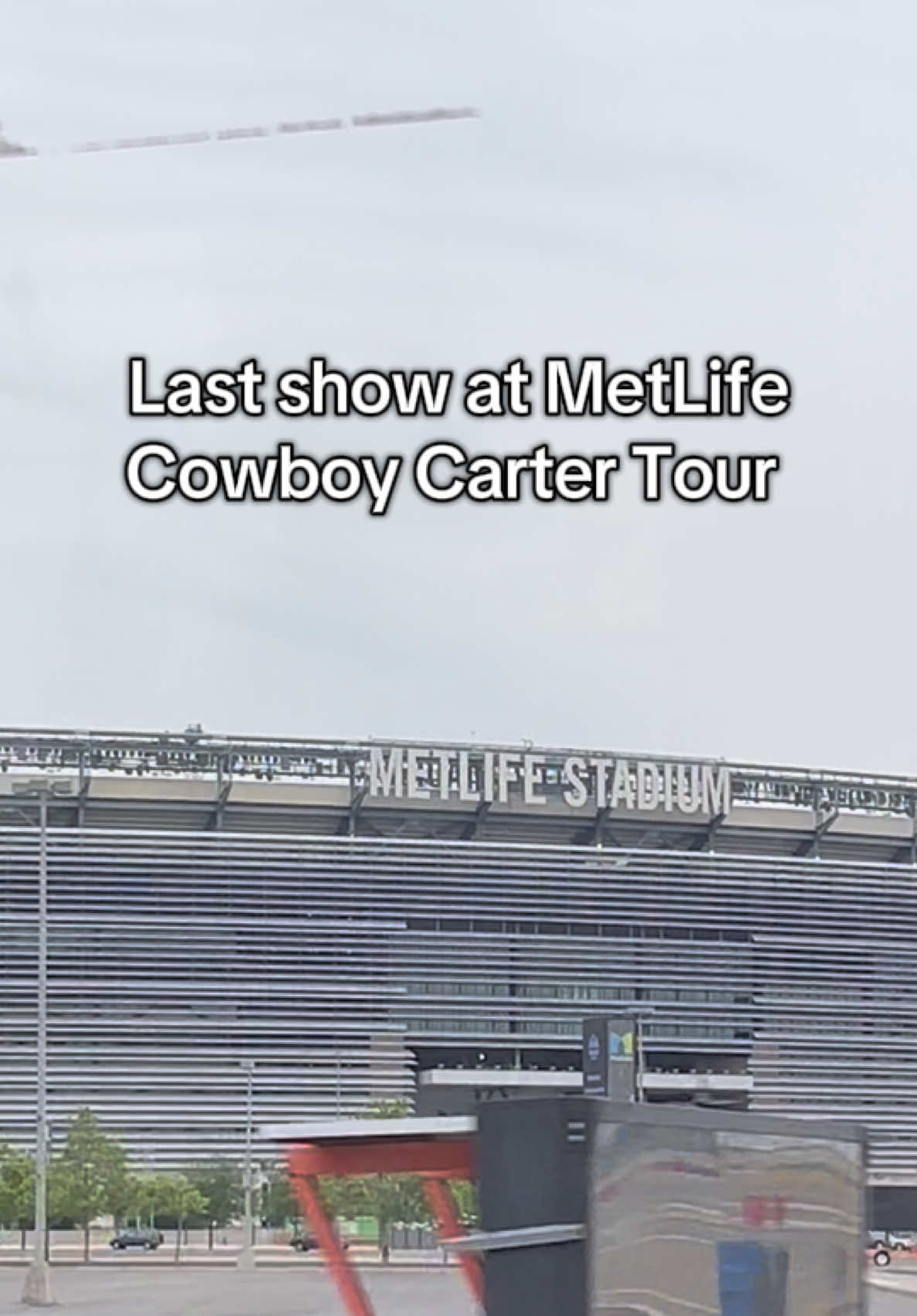 Who’s coming tonight???? One thing I know - rain or shine we’re going to put on a SHOW!! #metlifestadium #cowboycarter #beyonceviolin #cowboycarterviolin #beyonce #beyhive🐝 #beyhive 