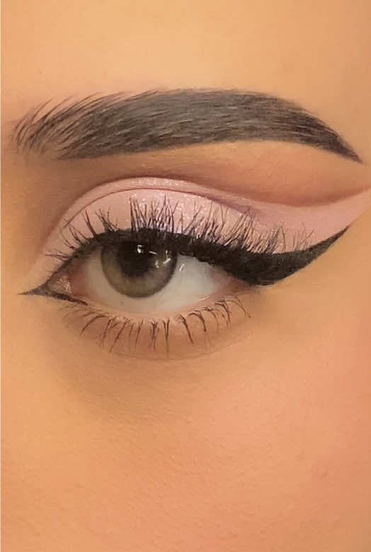 مكملين لوكات العيد 💄✨هذا الثاني وش تبون الجاي؟ المنتجات: -الشدو العنابي من باليت ريفلوشن - forever flawless  -الشدو القليتر  من باليت هدى بيوتي - roze quartz -المسكارا من ysl beauty - lash clash  -الكوركتر من هدى بيوتي درجته - peach   الكونسيلر من هدى بيوتي درجته  -sugar biscuit 3.5 #makeup#ميكب#ميك_اب#تتوريال#tutorial#beauty#اكسبلور#explor#fyp#cutcrease#grwm#Eyeliner#العيد#eid 