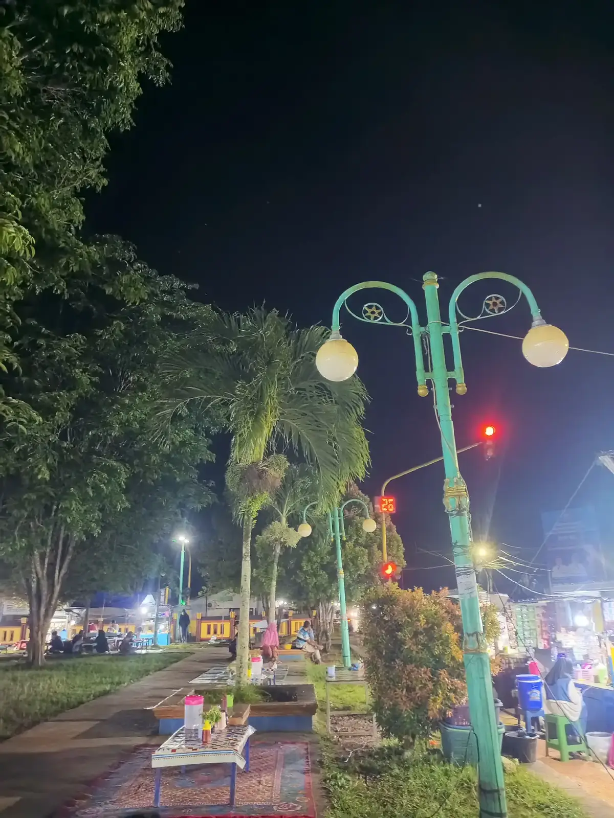 Di sebuah tempat di dalam keramaian #fyppppppppppppppppppppppp  #malamvibes #banggailaut  #Sulawesitengah 