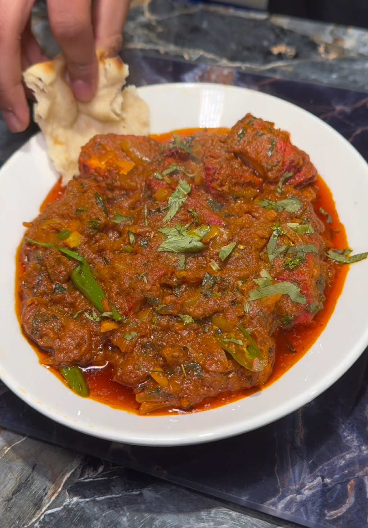 ARE THE BEST CURRIES FROM UP NORTH?! @Balti Taste  #rochdale #curry #balti #pakistanifood #indianfood #naan #daal #halalmunchies #halal #thatisamunch #trending #Foodie #foodreview #viral #fyp #desifood 