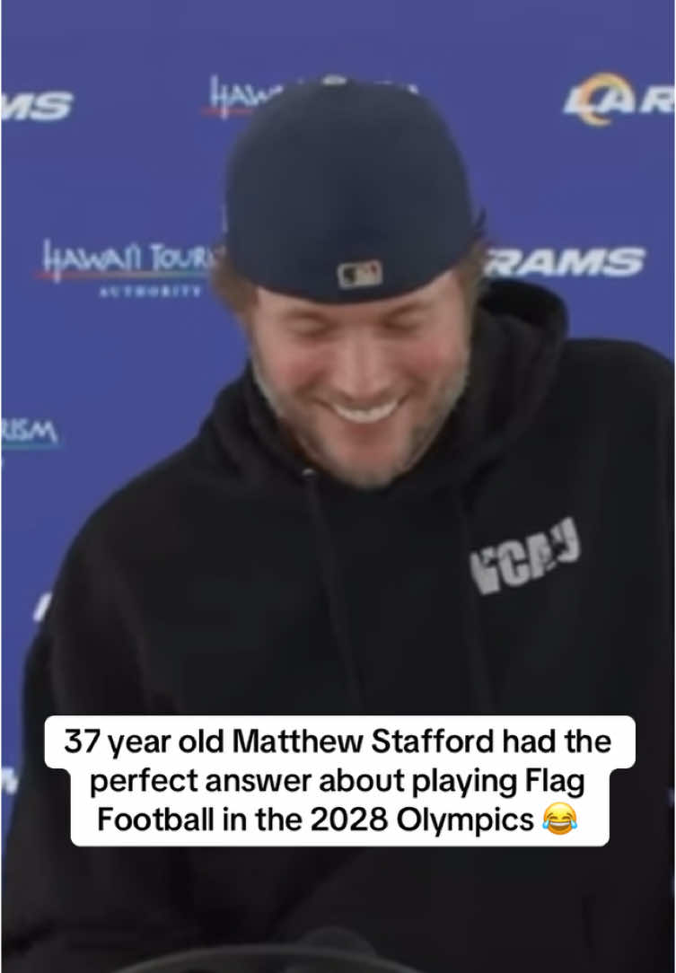 Stafford had to check his watch to double check what year it is 😂.  🎥: @Los Angeles Rams 