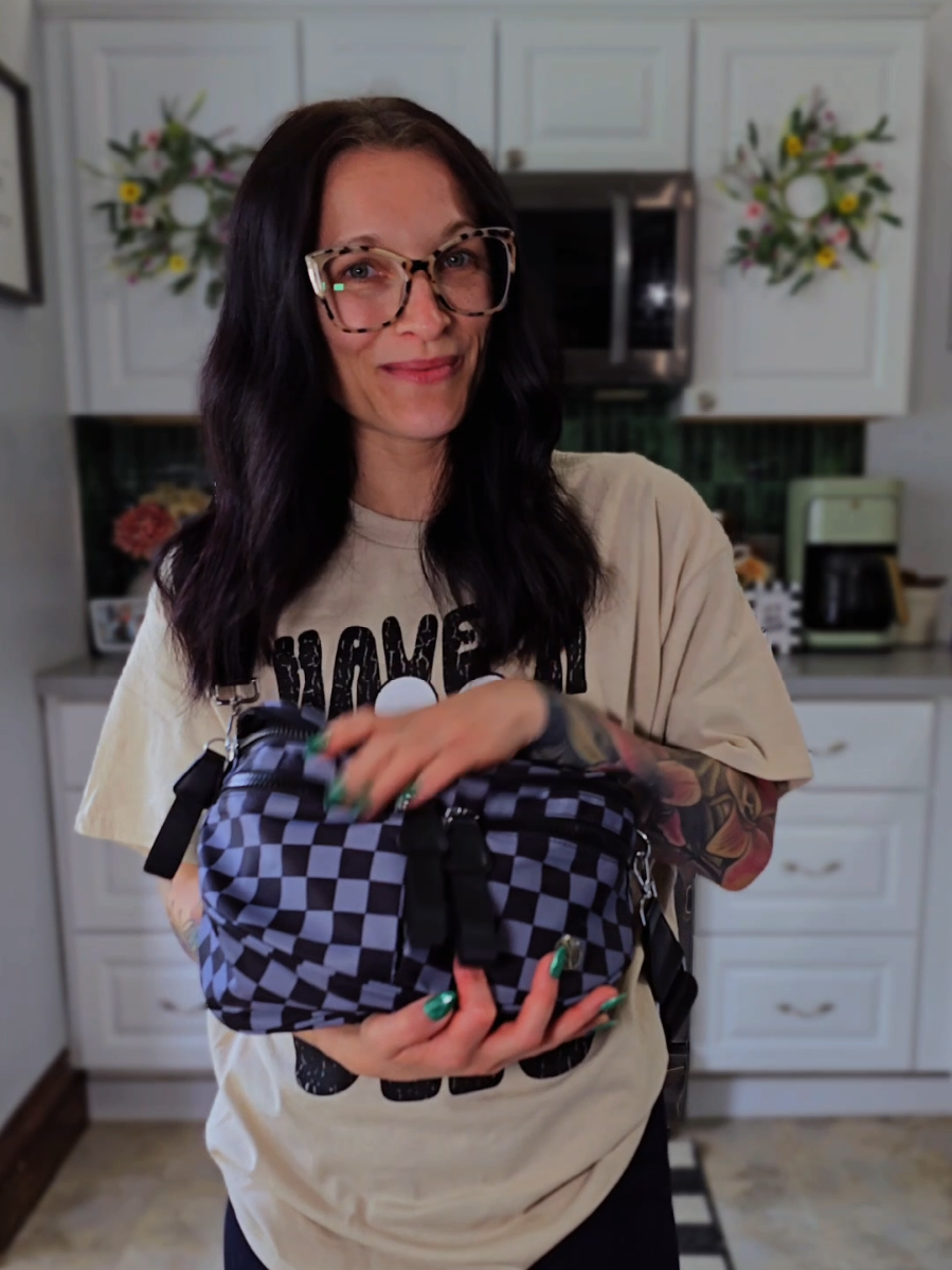 Replying to @lovesthedeathof ignore me while I laugh at myself😂😂 But I love this bag! Seriously holds so much😍 #TikTokShopCreatorPicks 