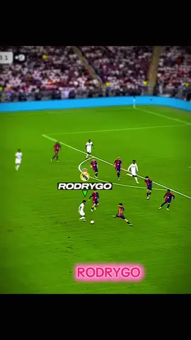 🔱😭Meilleur allier malgré il est le plus détester chez les madrilènes 😭😭😭😭 #viralvideo #viral #flypシ #footballtiktok #rodygogoes #rodrygo #brasil #real #madrid 