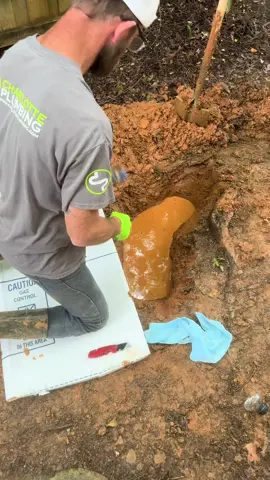 Repairing an Underground Water Leak #plumbing #plumber #plumbinglife #plumberlife #plumbersoftiktok #waterleak #leak #underground #polypipe #pex #plumbingrepair #plumbingtok #DIY #fyp #foryou #serviceplumber #theconservativeplumber 