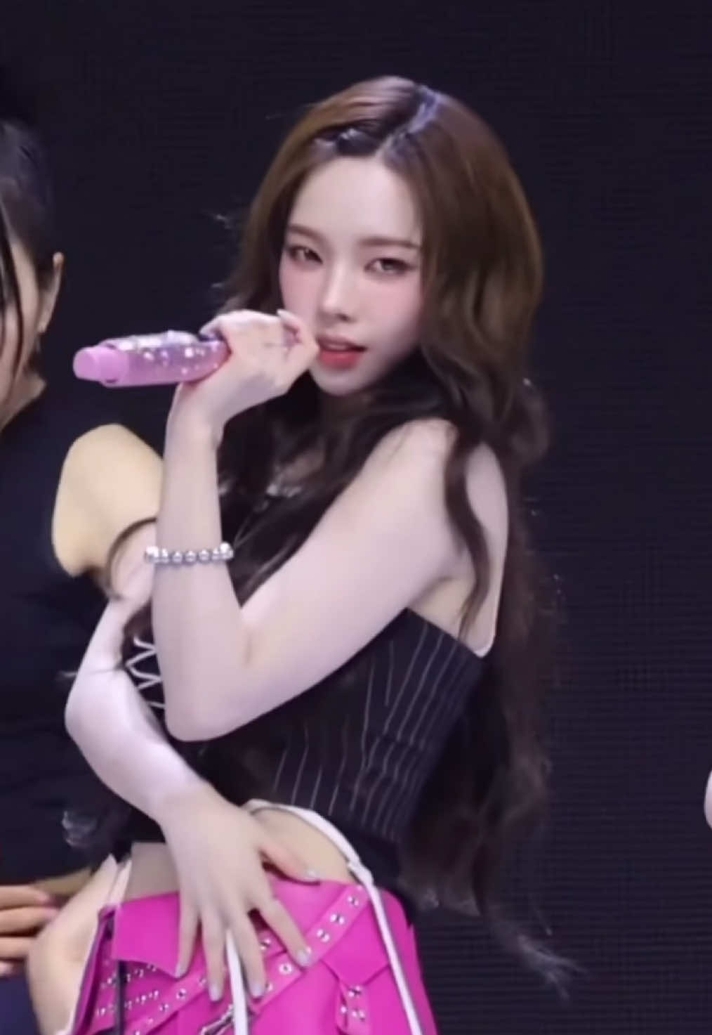 #asea2025 #asea #aespa #에스파 #kpop #whiplash #karina #카리나 #fancam @aespa official  No copyright infringement intended. If there are any concerns, please DM me and I will remove or modify the content immediately.
