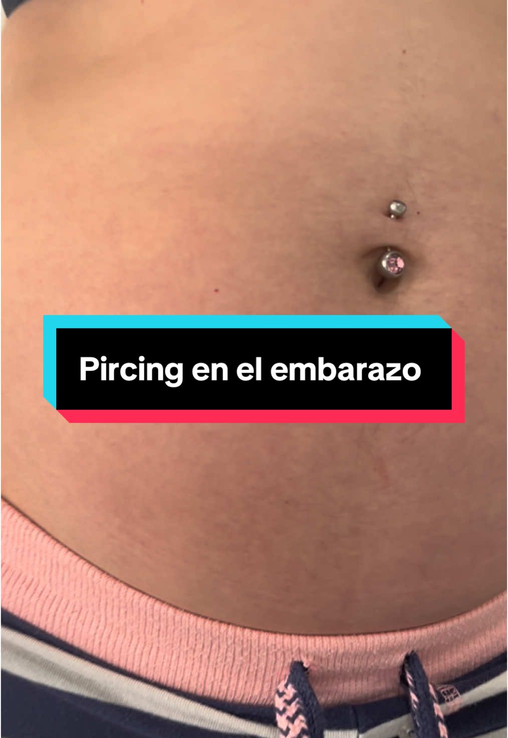 Estamos de 5 meses y quitamos ya el pircing del ombligo por precaución 🥲🥲#pircingombligo #embarazo #pircingembarazo #embarazada #ombligoembarazo