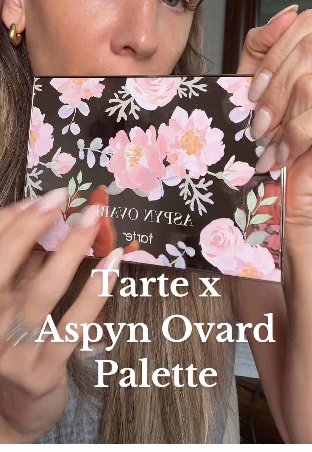 Ah ✨ even more stunning in person than I imagined! @tarte cosmetics #palette #eyeshadow #eyeshadowpalette #cheekpalette #facepalette #aspynovardpalette #tartexaspyn #neutralmakeup #glowymakeup #summermakeup 