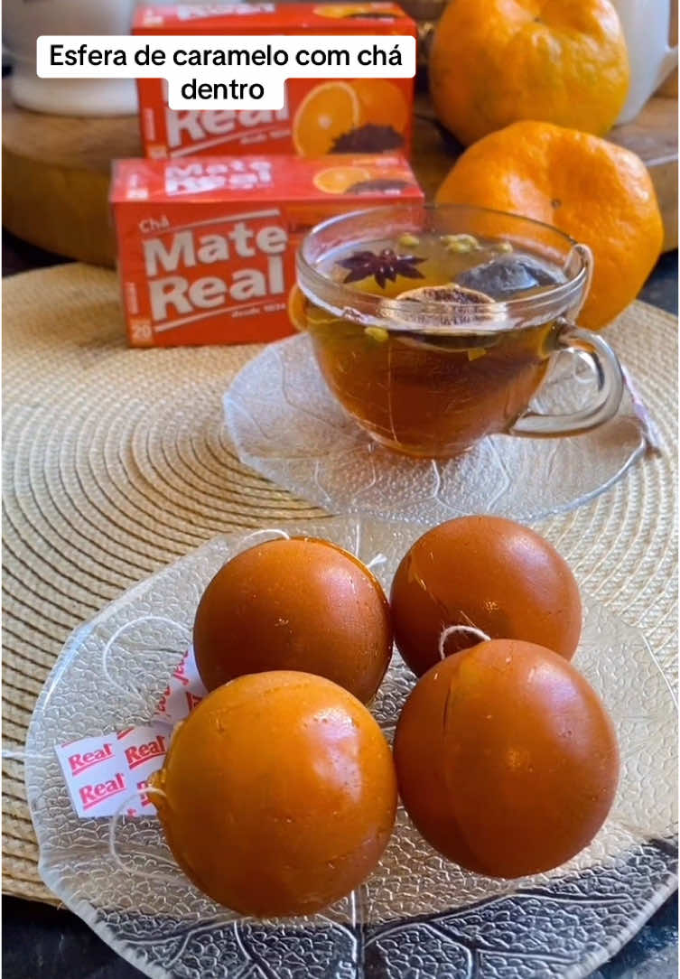 Esfera de caramelo com chá dentro não é somente um chá é uma experiência incrível @mate.real  . . 1 copo americano rendeu 6 esferas  . . #chá #esfera #fyp 