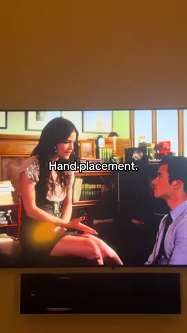 S2 E5 #aria #ezra #pll #fyp #prt #secret #prettylittleliars #teacherpet #teacherspet #agegape #crush #Love #ezraria #fitz #older #handplacement 