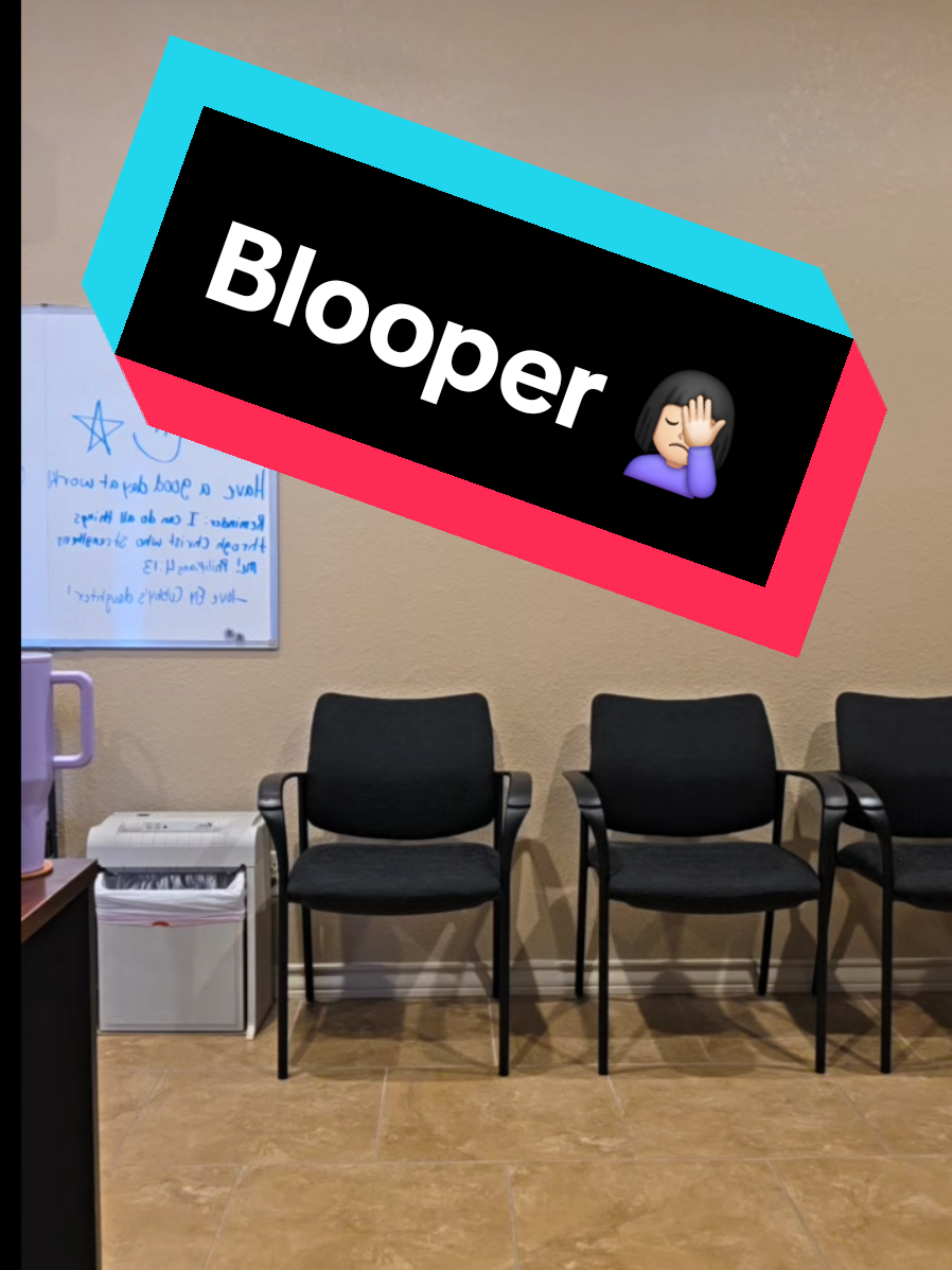 Welp..wasn't going to post this but hope you get a laugh out of it. My knee.... 😫  #blooper #ouch  #everythingiscontent  #thesupportivebestie #laugh #justpostit  #igotyou 