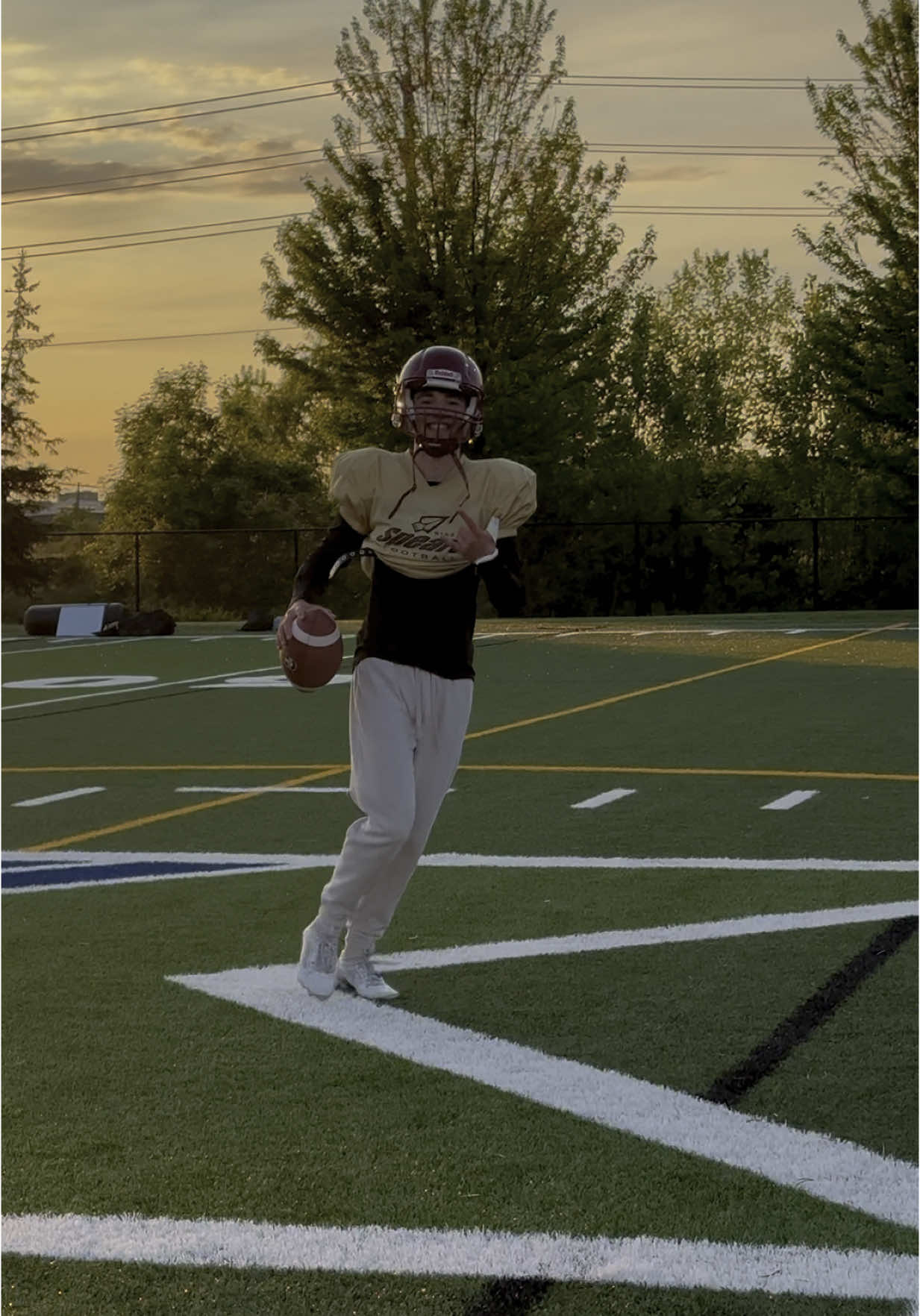 Say cheese! 🤟📸 @Ontario Summer Football League  #niagarafootball #aaafootball #youthfootball #osfl #ontariofootball #niagarafalls #stcatharinesontario #football #fyp #fypviral #footballtiktok #spears4life #fearthespear #spearsfamily #spearstakeover #elitecoachinginniagara #2025 #recruitment  #welland #grimsby #thorold #niagara #niagararegion #portcolborne #smithville #forterie #beamsville #fontill #fenwick #caistorcentre #notl #ridgeway #thorold #vineland #wainfleet 