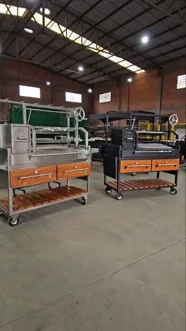 L.A. P.A.R.R.I.L.L.E.R.A se por vídeo é incrível, pessoalmente é de tirar o fôlego. Projeto exclusivo da ECKER, elegante, robusta e com design único. 🔥🤌🏼 #parrillasecker #OFOGOUNE #assado #parrilla #assadonabrasa #parrillada #braseiro 