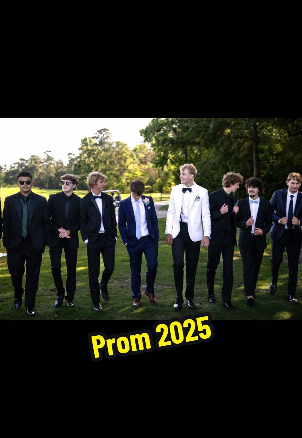 Prom season was STUNNING this year 🔥  These sharp dressed gentleman absolutely KILLED their prom photos.  If you need a Houston photographer 👀 hit me up 💌 #CapCut 