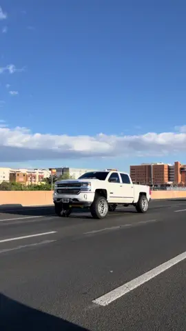 Rollin 24s🔥😤 - - #chevrolet #chevy #chavaphotos #lifted #35s #americanforcewheels #chevytrucks #truckscene #pearl #candy #mexicantiktok #intro #leanin #bubbatruck🌾 #squattedtrucks🤢 