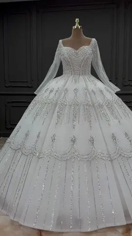 #bridedress #weddingdresses #bridestyle #wedding #foryou ##fyp #فساتين_زفاف #فساتين_فخمه #فساتين_زواج #فساتين_ملكه #فساتين #ترند 