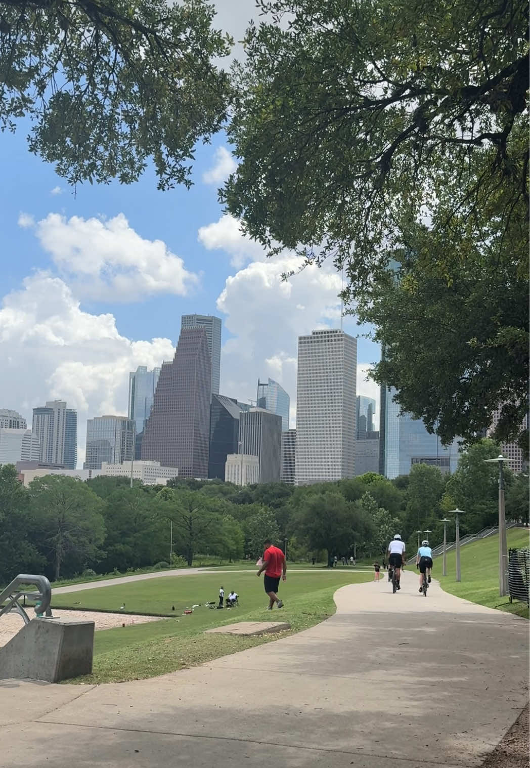 a perfect weekend if you ask me 😌  #houston #weekendinhouston #houstontx #thingstodoinhouston #buffalobayou 