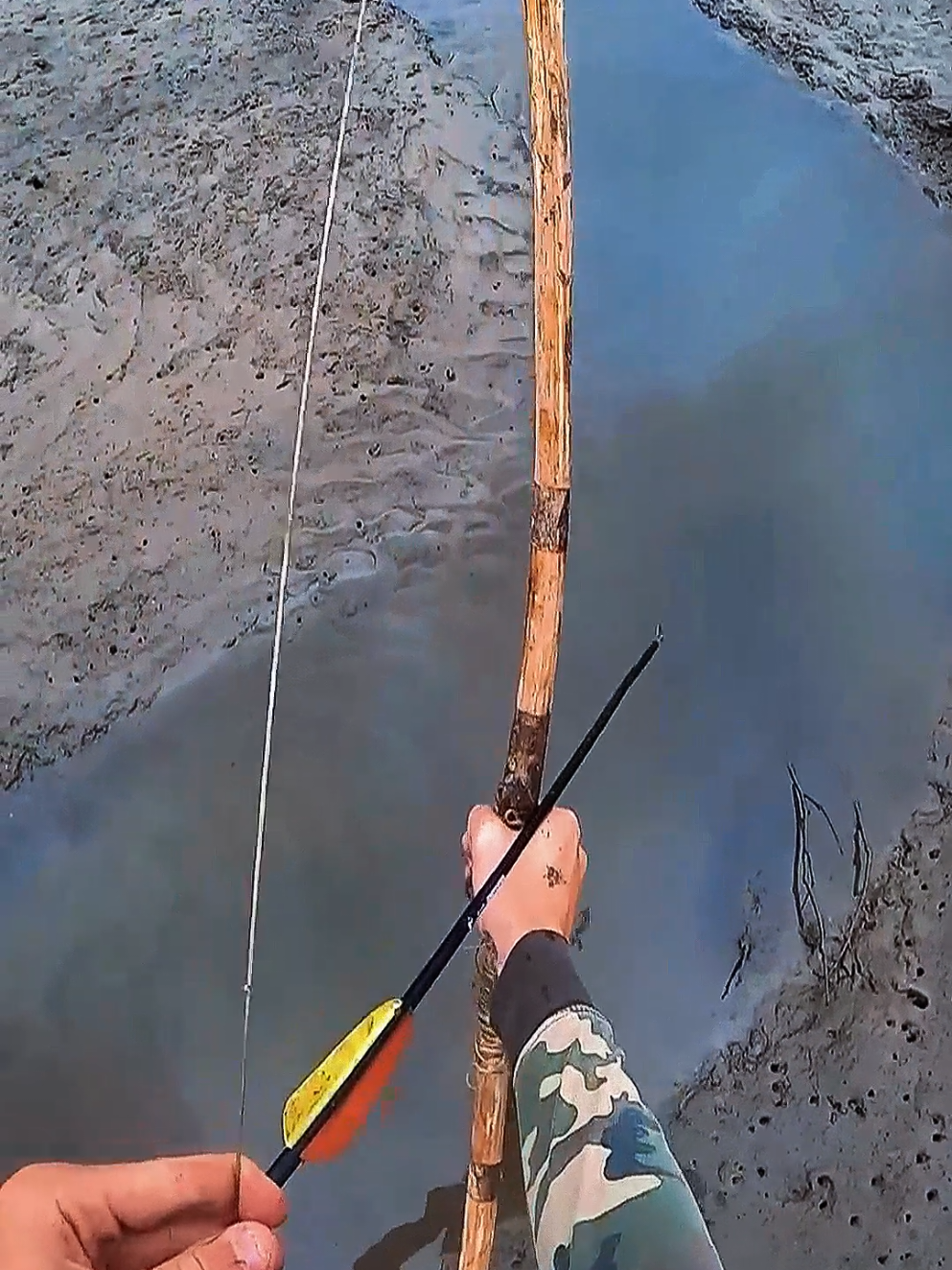 Bow and arrow fishing #bowandarrow #bowfishing #catchandcook #camping #fishing #outdoor #fyp 