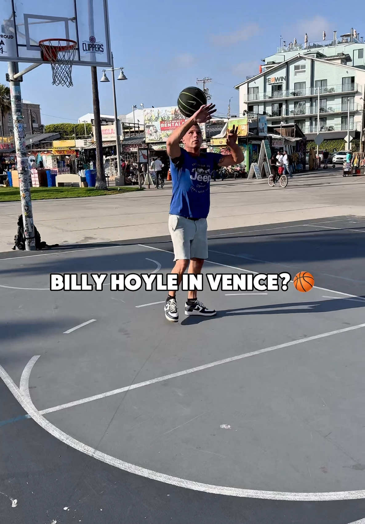 Billy Hoyle comes up too often playing out in Venice, but he was a great fuggin character in White Men Can’t Jump. #basketball #hoops #venicebeach 