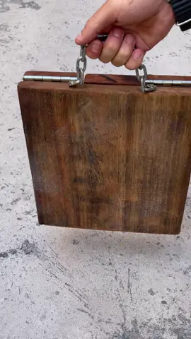 Banquinho portátil feito com madeira e criatividade. #banquinhoportatil #montagemcaseira #NordesteDIY #Brasil