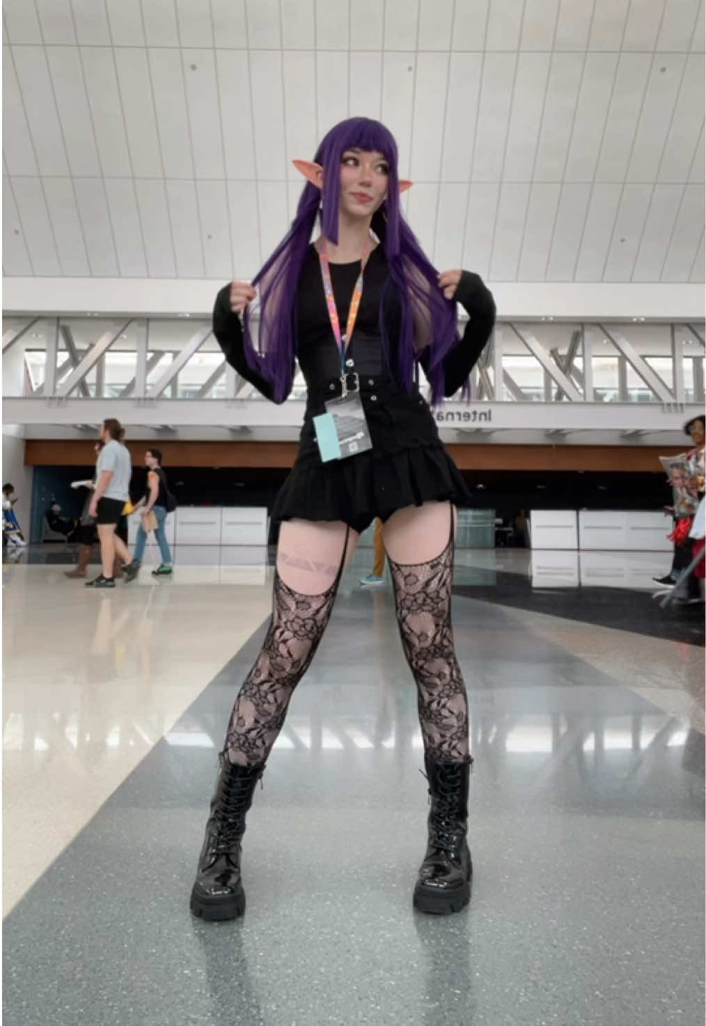 I keep seeing new dances to this song lol I have to do them all #cosplay #sololeveling #esil #esilcosplay #sololevelingcosplay 