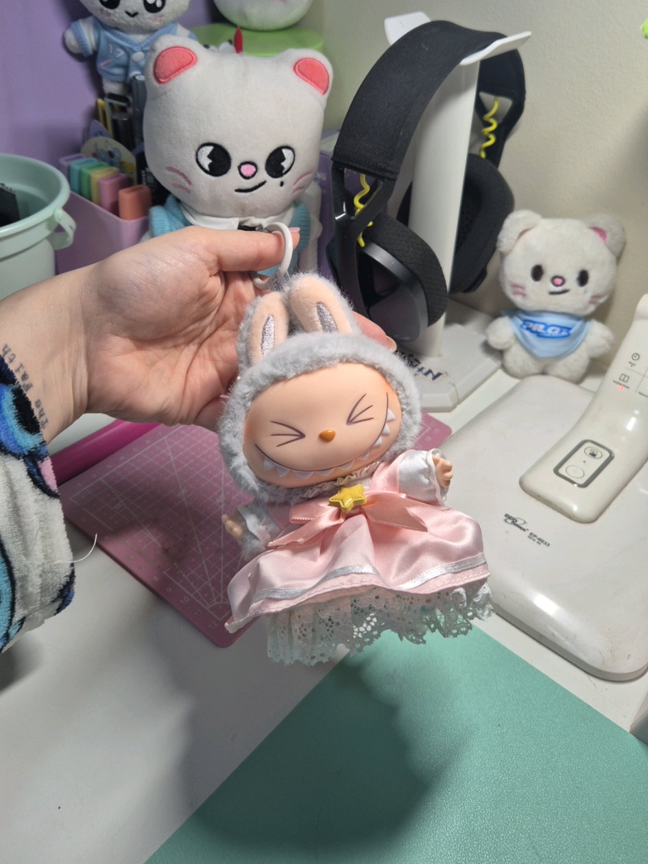 Unboxing do meu Labubu ou fufu 🥺💖 #unboxing #labubu #popmart #gacha #anime #collector #cacarecogirl #labubuthemonsters #popmartglobal #popmartunboxing #brasil 