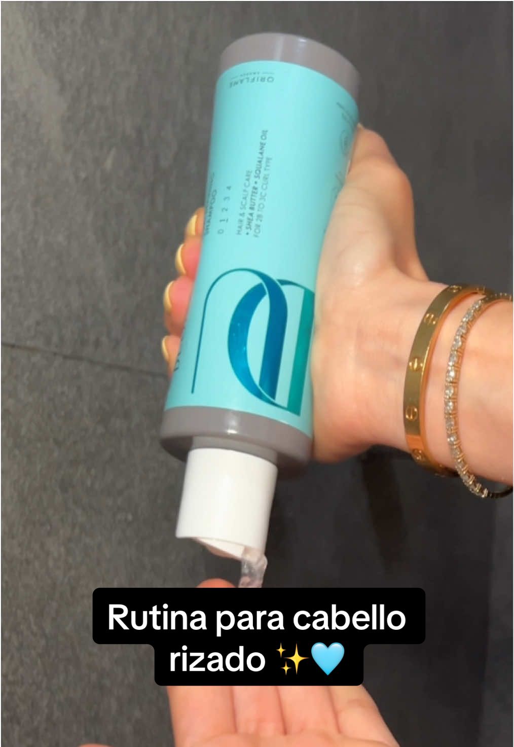 Para todas nuestras girls de cabello chino, ¡esta rutina de Duologi es lo que necesitan! 🤌🩵✨ ¡Te dejamos el paso a paso para unos rizos espectaculares! 👆🏻 #Duologi #hairroutine #haircare #curlyhair #cabellorizado #cabellochino #curlygirl #curlygirlmethod #curlyhairroutine #curlyhairtips #curlyhaircheck #curlyhairproducts 