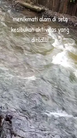 Menikmati alam di pagi hari di sela kesibukan aktivitas