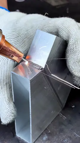 #welding #1500wlaserwelding #laserwelder #stainlesssteel #aluminium #doorsandwindows #weldingproject #laserwelding 