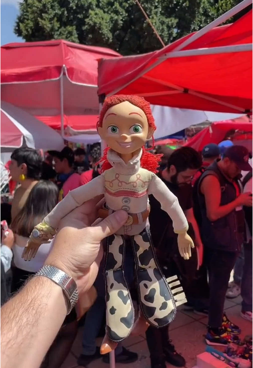 REPARACIÓN JESSY LA VAQUERITA TOY STORY✨ #juguetesolvidados #juguetes #toys #chachareando #tianguis #fleamarket #swapmeet #coleccion #coleccionista #coleccionable #reparacion #restauracion #limpieza #toystory #jessyLaVaquerita #disney #pixar