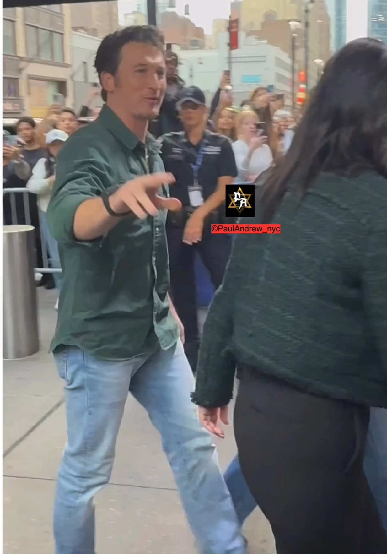 ® Miles Teller today in NYC 😉✌️ אהבה זה הכל 😉👌 * * * * * #milesteller#modelnyc#celebrity#gospel#reels#telegram#netflix#facebook#x#celebrity#shutterstock#reelsinstagram#hollywood#entertainment#celebrity#tmz#nyu#paulandrewnyc#tiktok#youtube#instagram#dailymail#nycphotographer#nyc#knicks#msg#spotify#bbc#fashionphotography#gettyimages#influencer#actor