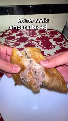 let me cook: quick and easy empanadas #empanadas #groundturkeyrecipes #cooking #cookingwithcamila #tastetest #mukbang #cheesepull 