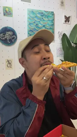 Big thanks to @hilmayzing for the delicious review! 🙌 Our new Cheesy Pockets are officially fan-approved 🧀💥 Order now and get in on the cheesy goodness!